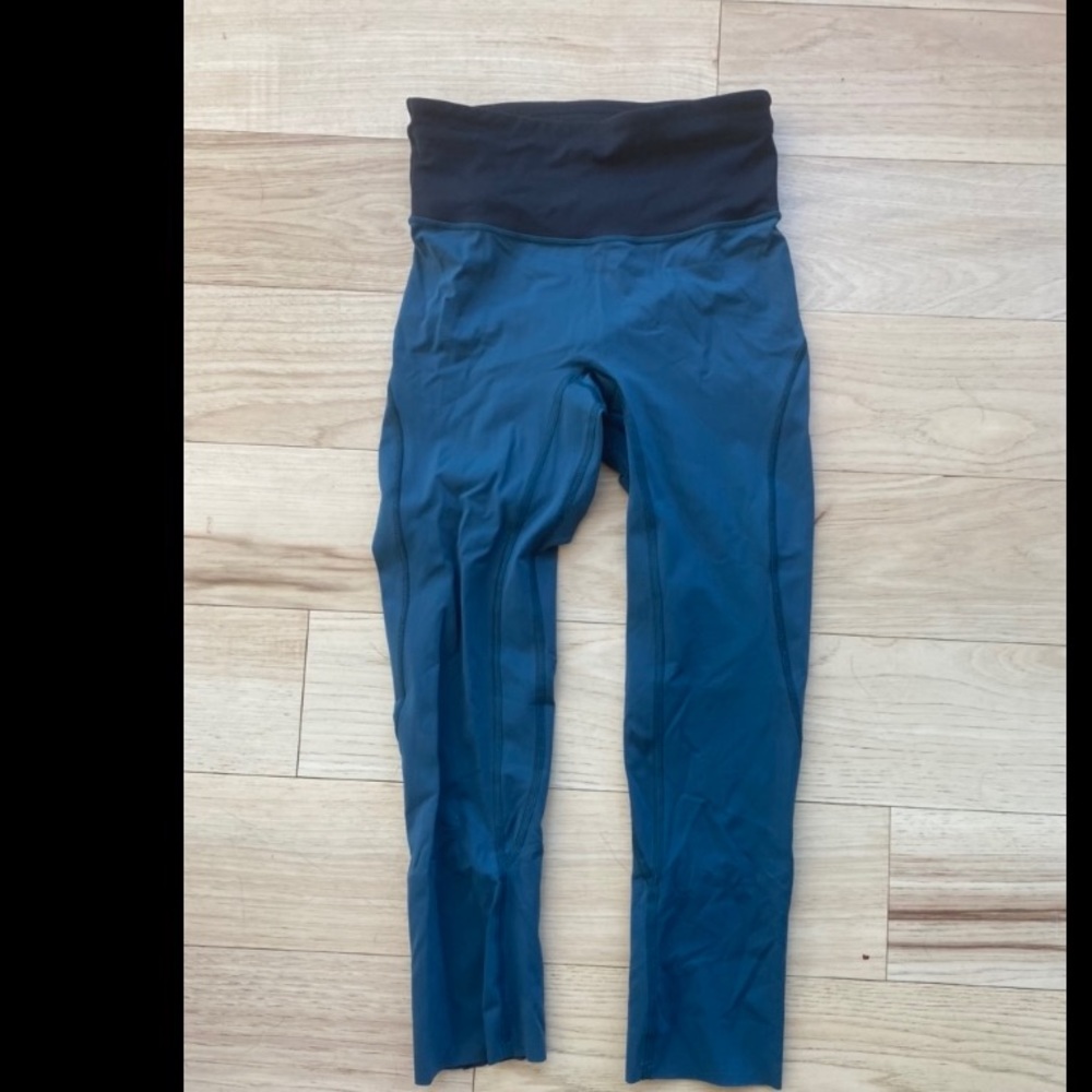 Lululemon capri - Picture 2 of 3